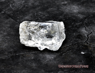 Hexenshop Dark Phoenix rock crystal rough stone 31 g